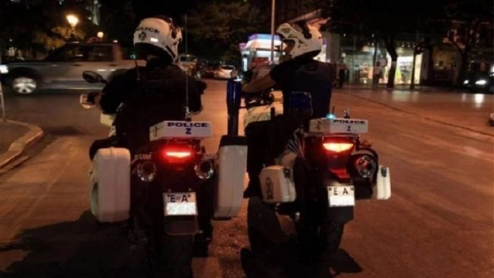 Θεσσαλονίκη: Μοτοσικλετιστής της ΕΛ.ΑΣ. παρέσυρε ανήλικο κορίτσι